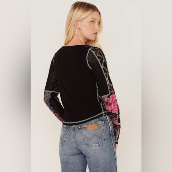 Free People black Amara V-Neck‎ Thermal Top, Size Small brand new - Picture 8 of 11